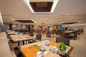 Desayuno buffet todos los días (con cargo)