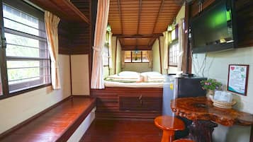 Family Cottage | Rollaway beds