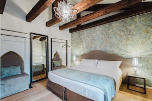 Deluxe Apartment, 2 Bedrooms | In-room safe, free cribs/infant beds, free WiFi, bed sheets