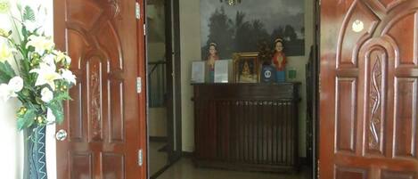 Entrée de l’hébergement