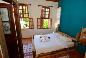 Deluxe Double Room, 1 Bedroom | Desk, free WiFi, bed sheets - Wood House (Antalya)