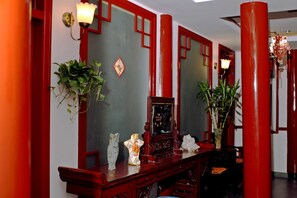 المنشأة من الداخل