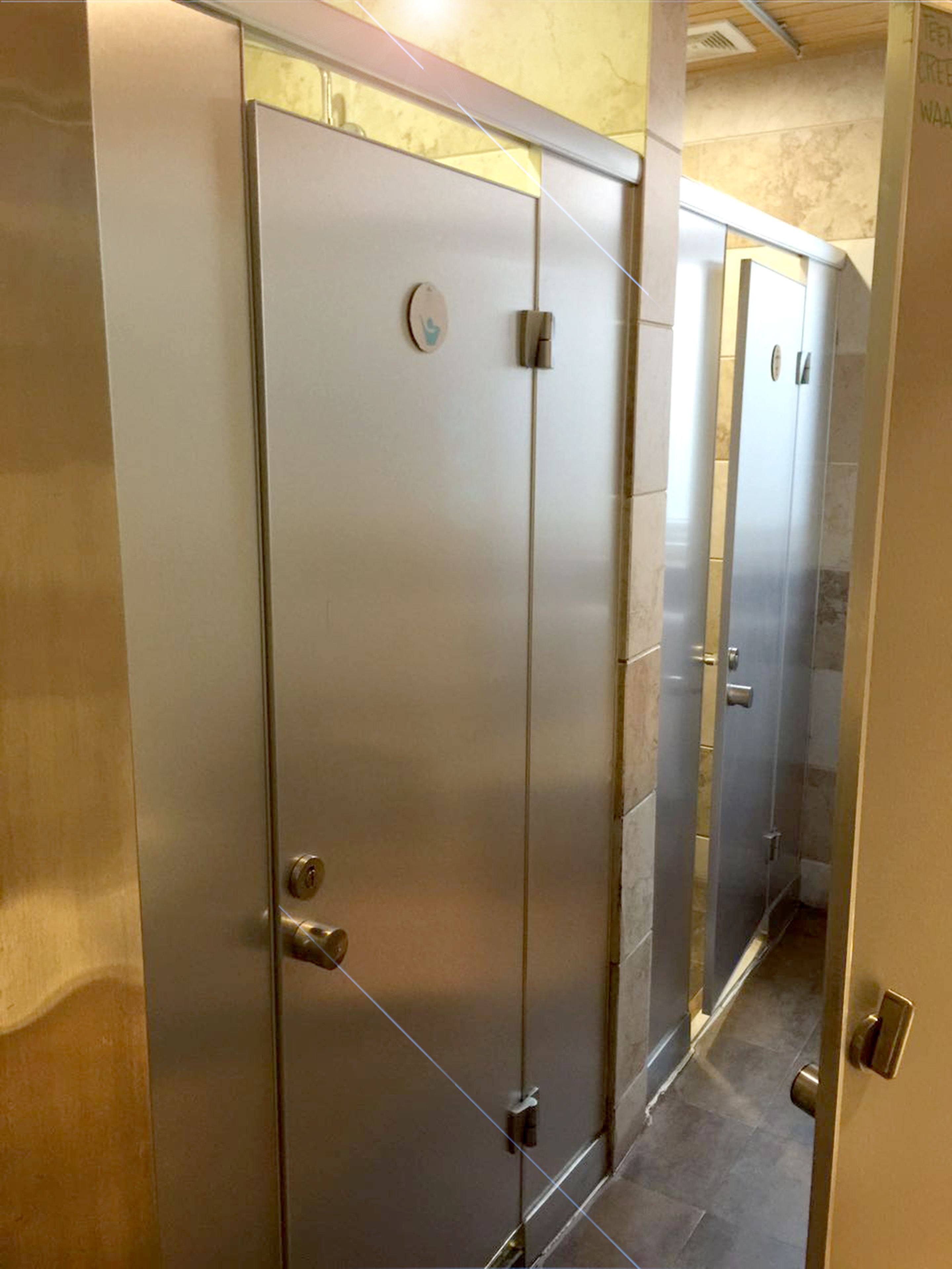 【僅接受外賓】十人宿舍 | 浴室淋浴間