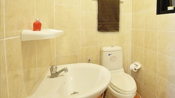 Superior Double Room | Bathroom