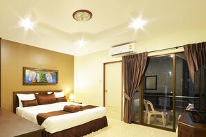 In-room safe, free WiFi, bed sheets - The Links Hotel Pattaya (Pattaya)