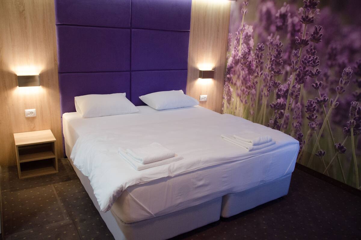 Cribs (free), rollaway beds (surcharge), WiFi (free)