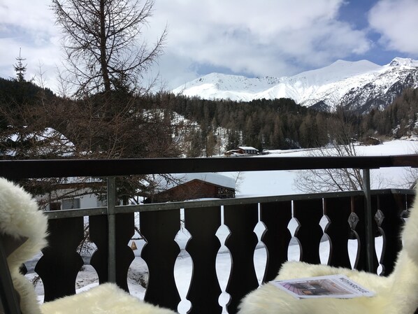 Apartment, 2 Bedrooms, Balcony, Mountain View | Balcony