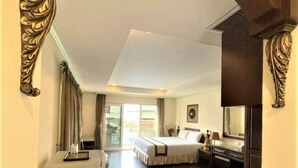 Deluxe Double Room, Pool View | In-room safe, desk, blackout curtains, free WiFi - Eurasia Boutique Hotel (Pattaya)