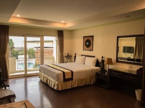 Superior-Doppelzimmer, Stadtblick | Zimmersafe, Schreibtisch, Verdunkelungsvorhänge, kostenloses WLAN