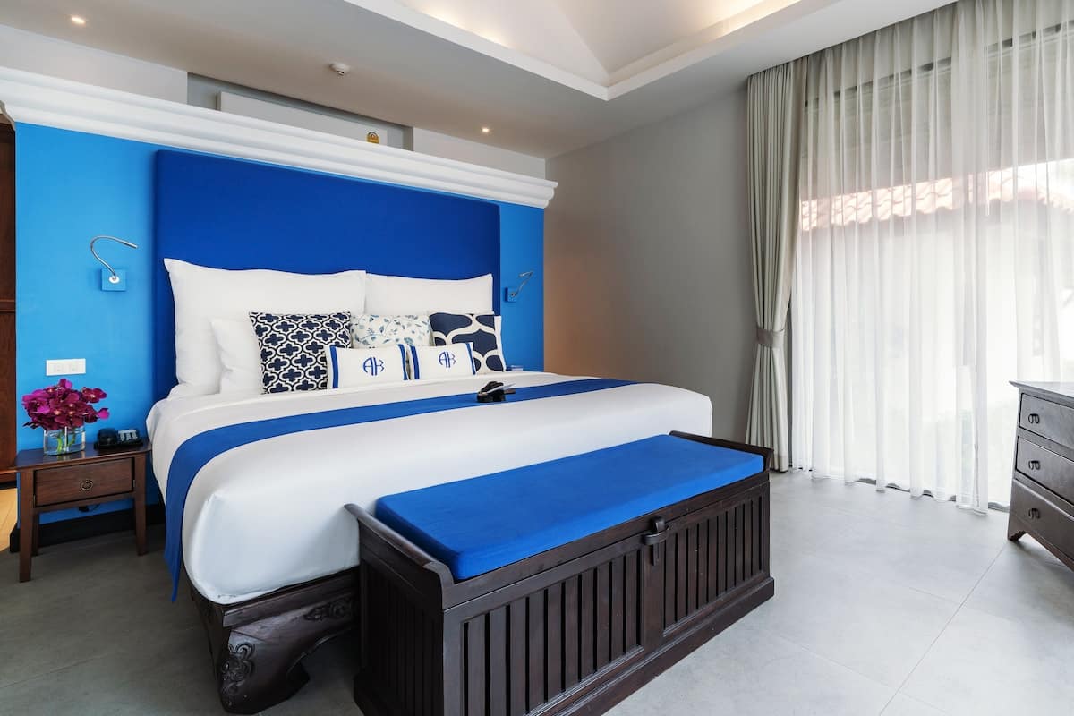 Minibar, in-room safe, desk, rollaway beds