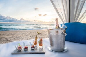 Bar (on property) - akyra Beach Resort Phuket (Takua Thung)