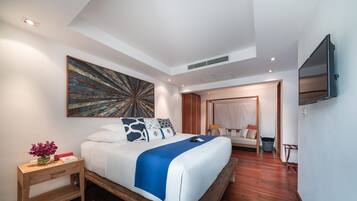 2 Bedroom Villa Bella | Minibar, in-room safe, desk, rollaway beds