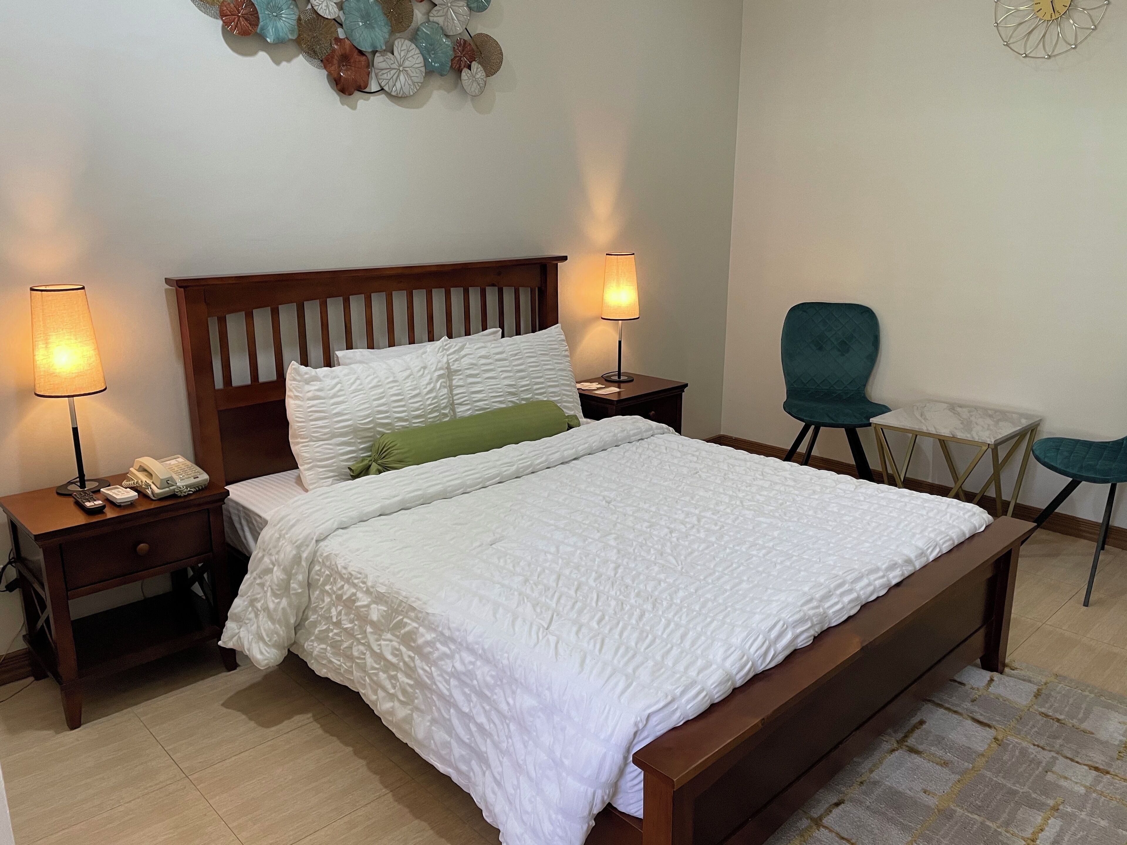 Studio Suite Eksekutif, dapur kecil | Minibar, brankas, meja kerja, dan tempat tidur lipat/tambahan