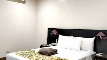 Superior Room, Garden View | Minibar, in-room safe, desk, rollaway beds