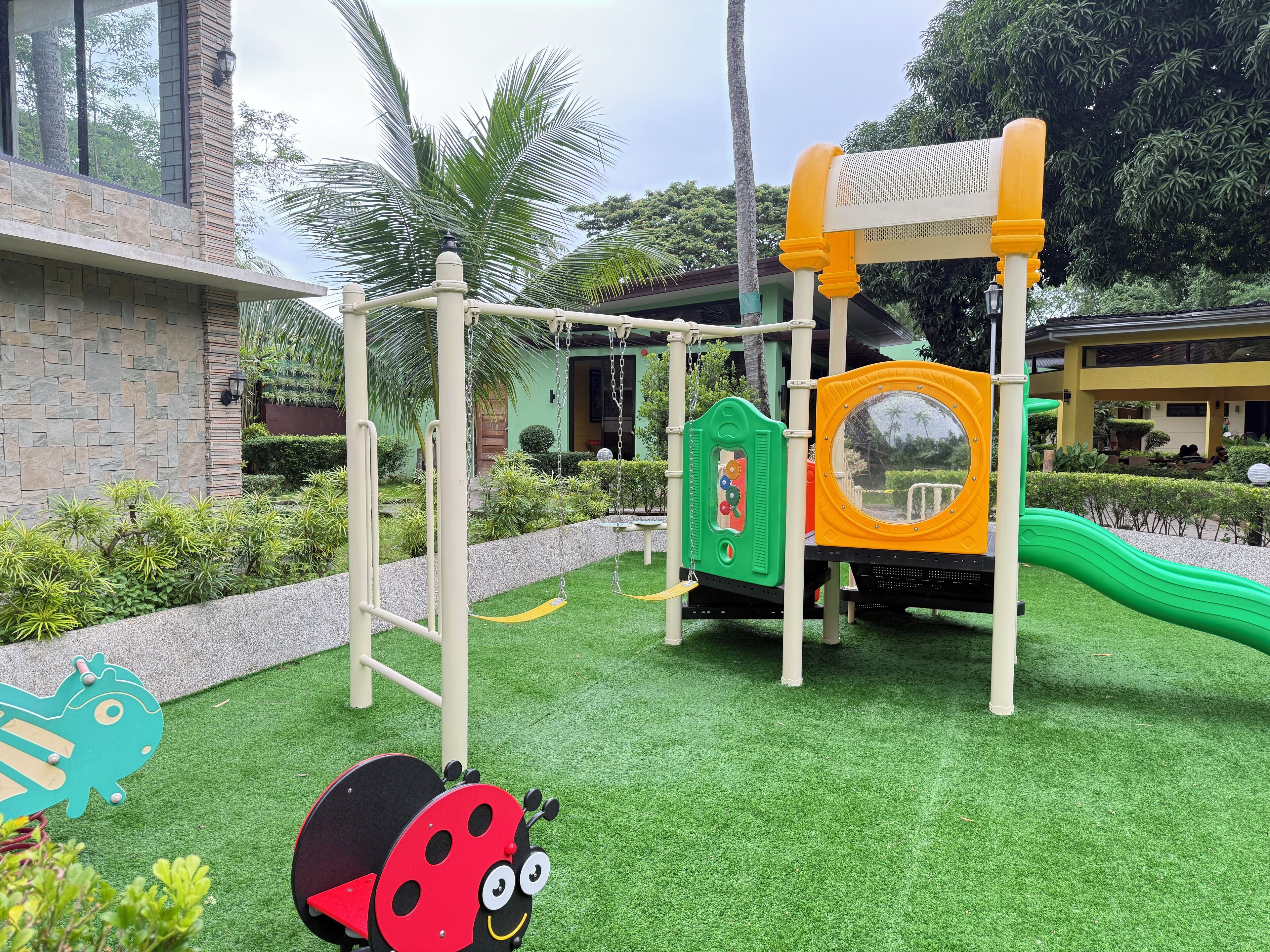 Children’s play area – outdoor
