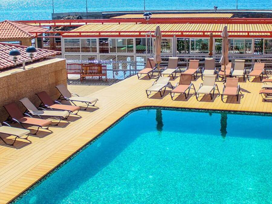2 piscinas al aire libre