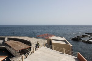 Habitación estándar con 1 cama doble o 2 individuales | Vistas al mar