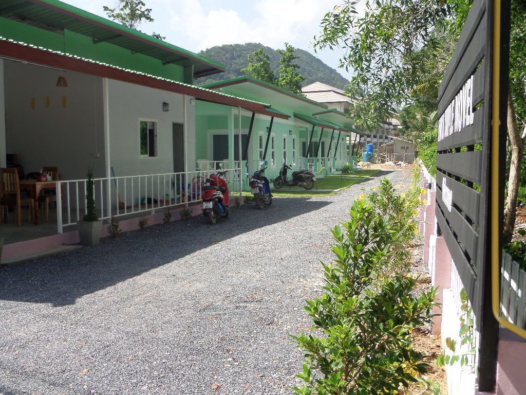 Photo - Lanta Triple Novel