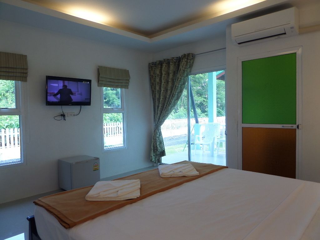 Photo - Lanta Triple Novel