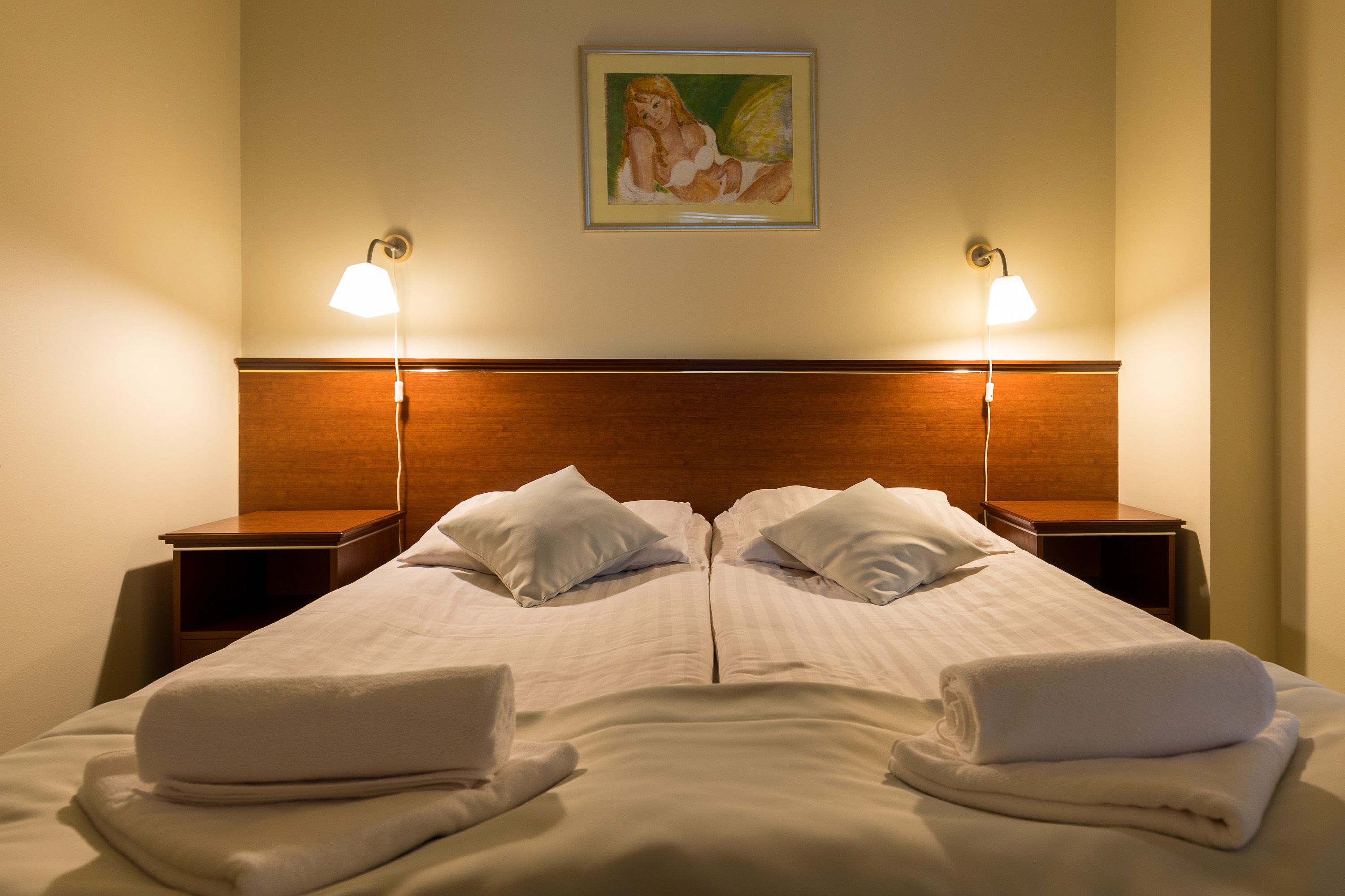 classic double room | premium bedding, in-room safe, desk, iron/ironing board