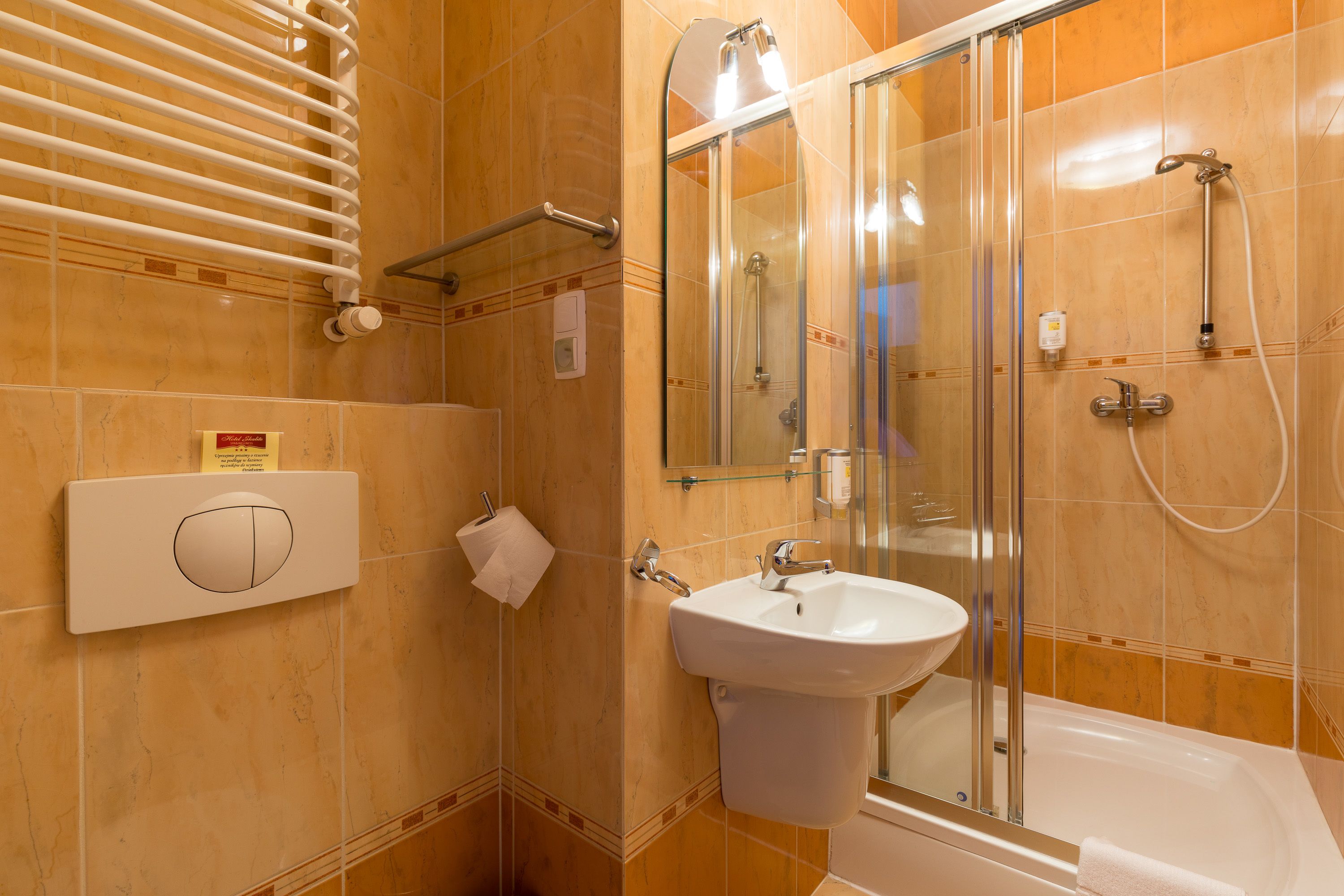single room | bathroom | free toiletries, hair dryer, towels