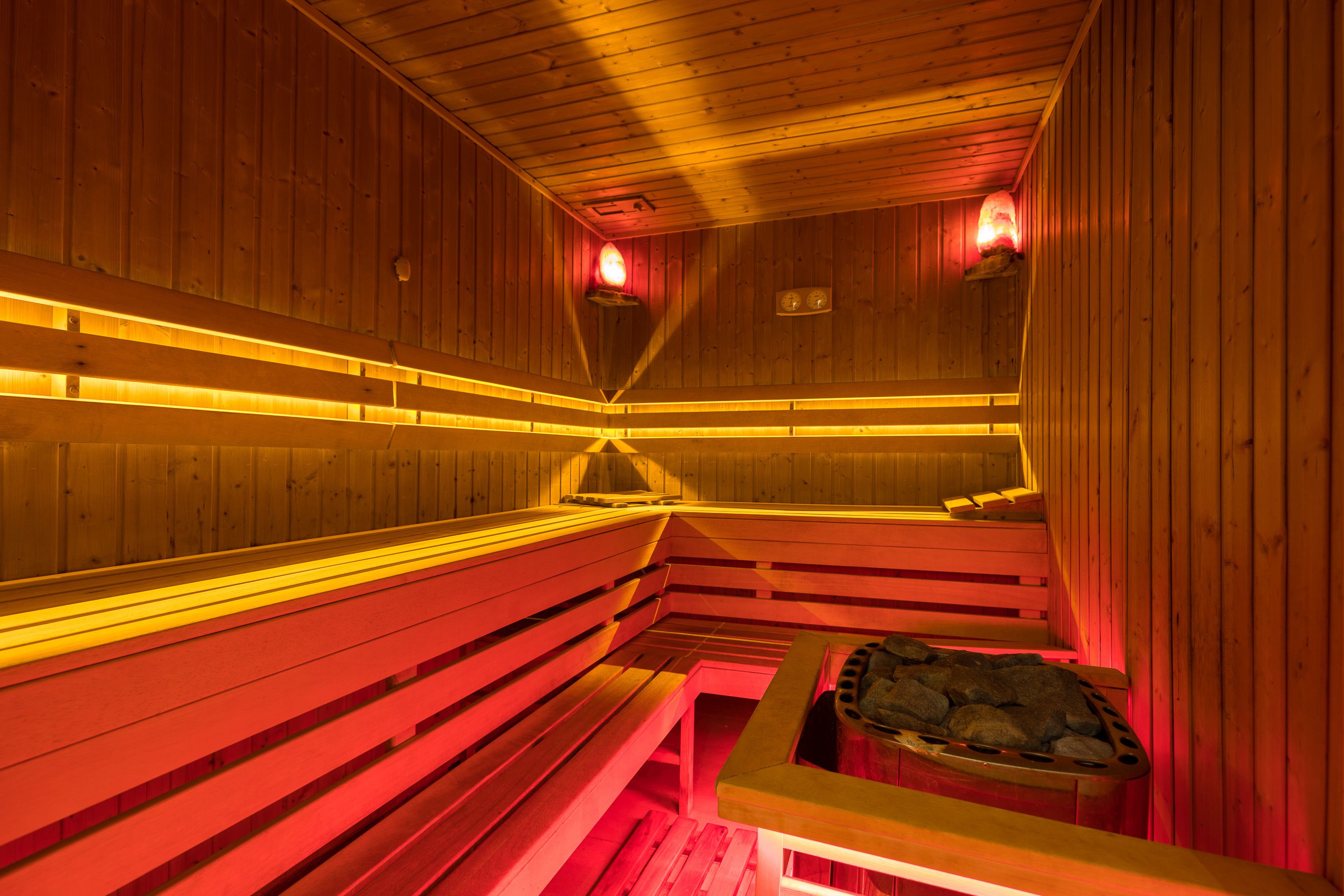 sauna, steam room, body treatments, hot stone massages, swedish massages