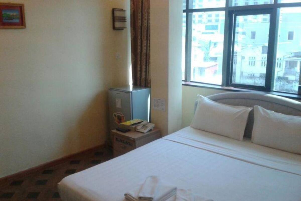 Minibar, desk, free WiFi