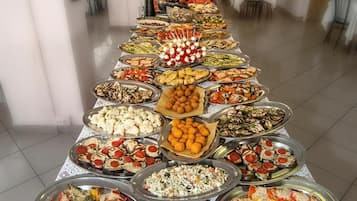 Lunch and dinner served