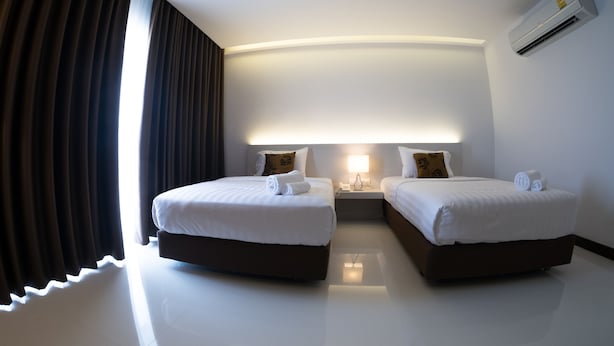 Ảnh chưa phân loại, 1 trong số 32 ảnh, nút