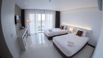 Minibar, desk, blackout curtains, free WiFi