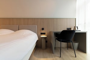 Classic Twin Room, 2 Twin Beds | Desk, free WiFi, bed sheets - Parkhotel Izegem (Izegem)