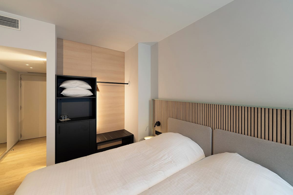Klassieke Twin kamer, 2 eenpersoonsbedden | Een bureau, gratis wifi, beddengoed