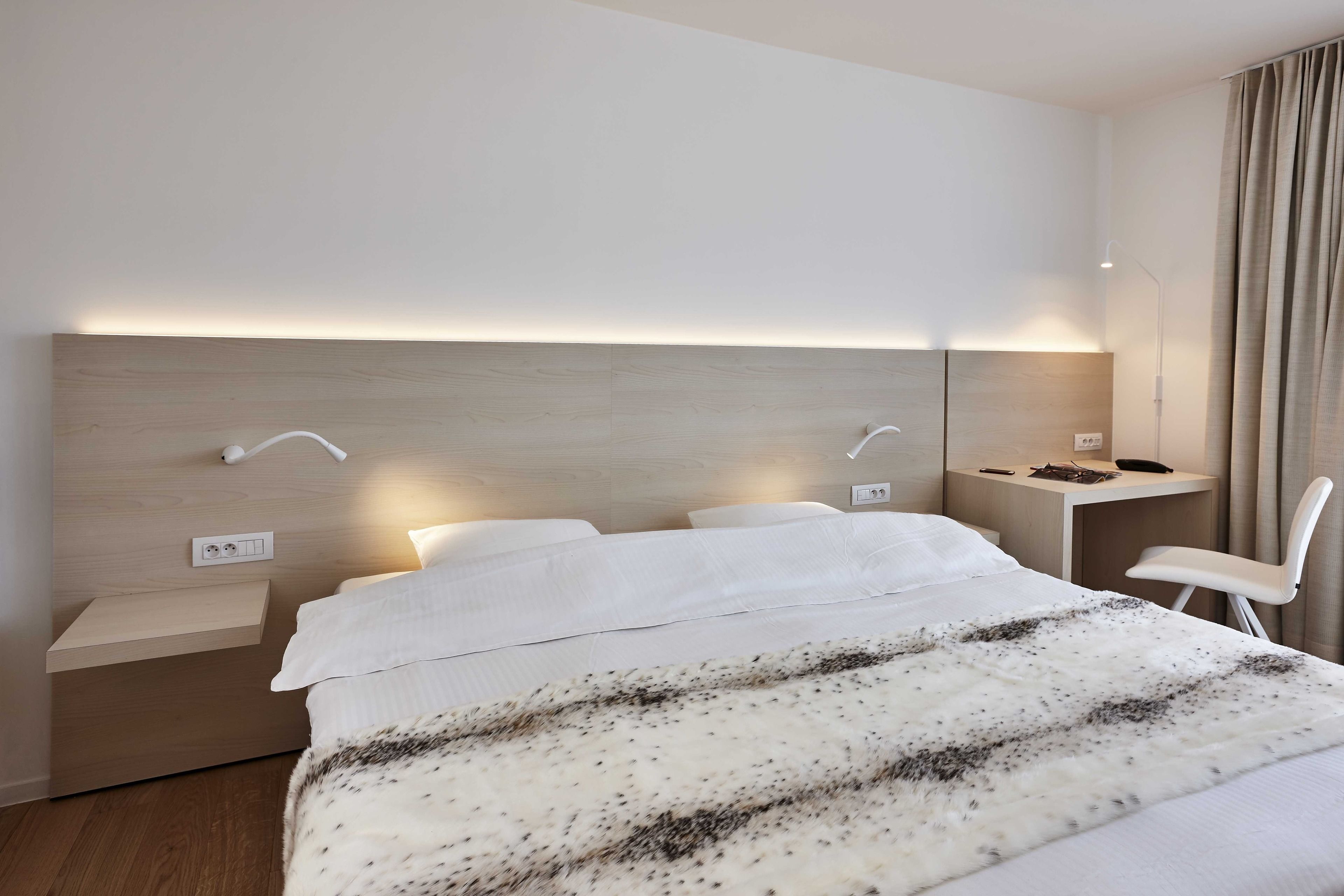 classic double room | desk, free wifi, bed sheets