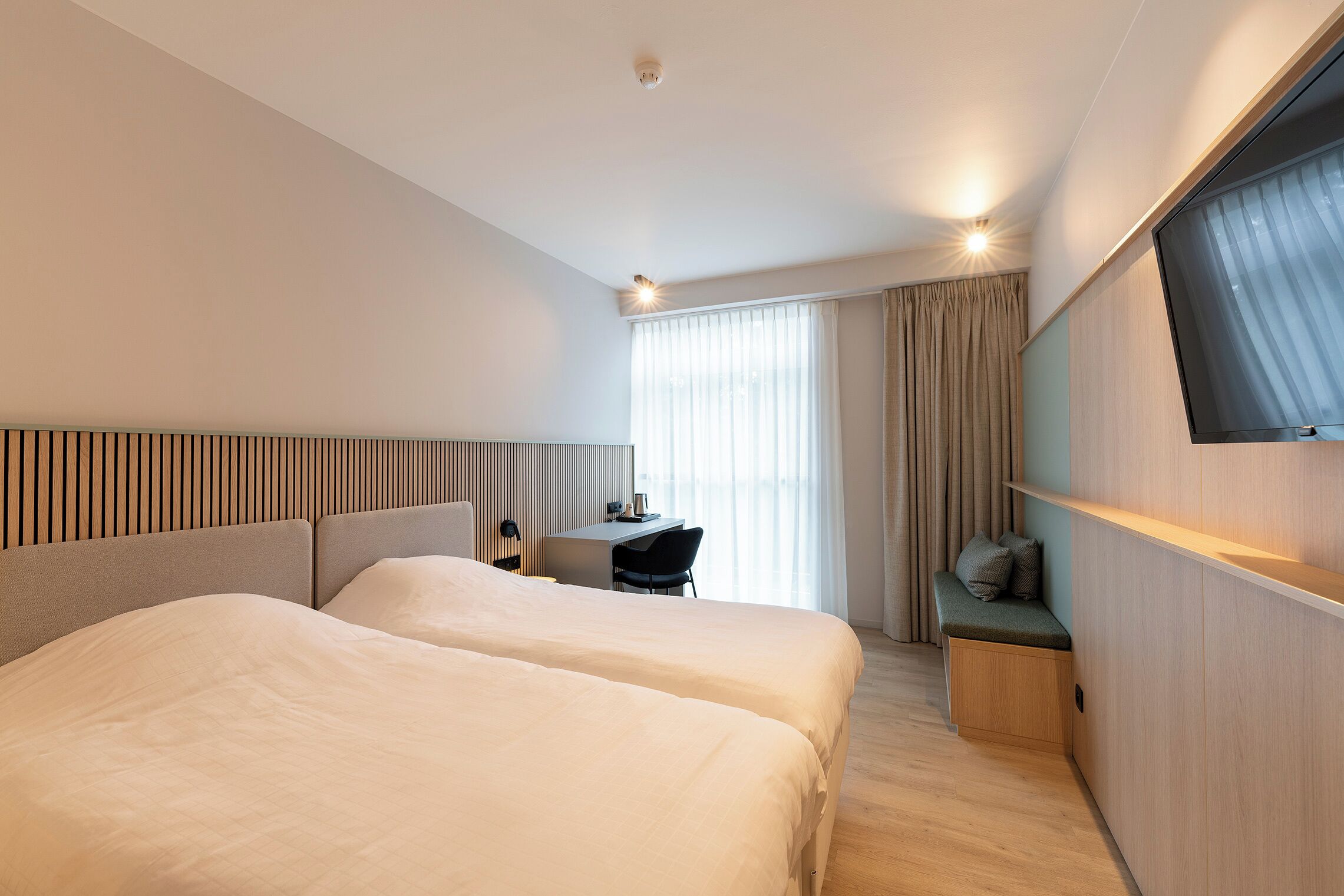 classic twin room, 2 single beds | desk, free wifi, bed sheets