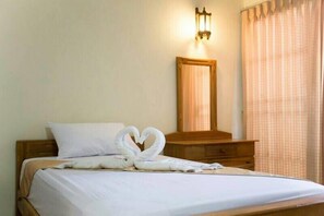 Standaard kamer | Een bureau, verduisterende gordijnen, extra bedden (toeslag)