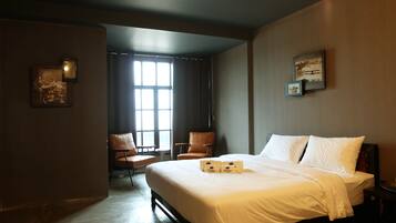 Deluxe Room, Private Bathroom | Rollaway beds, free WiFi