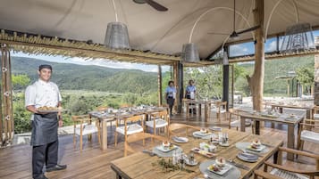 Free daily full breakfast