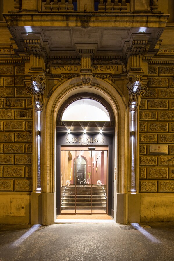 Exterior - Monti Palace Hotel (Rome)