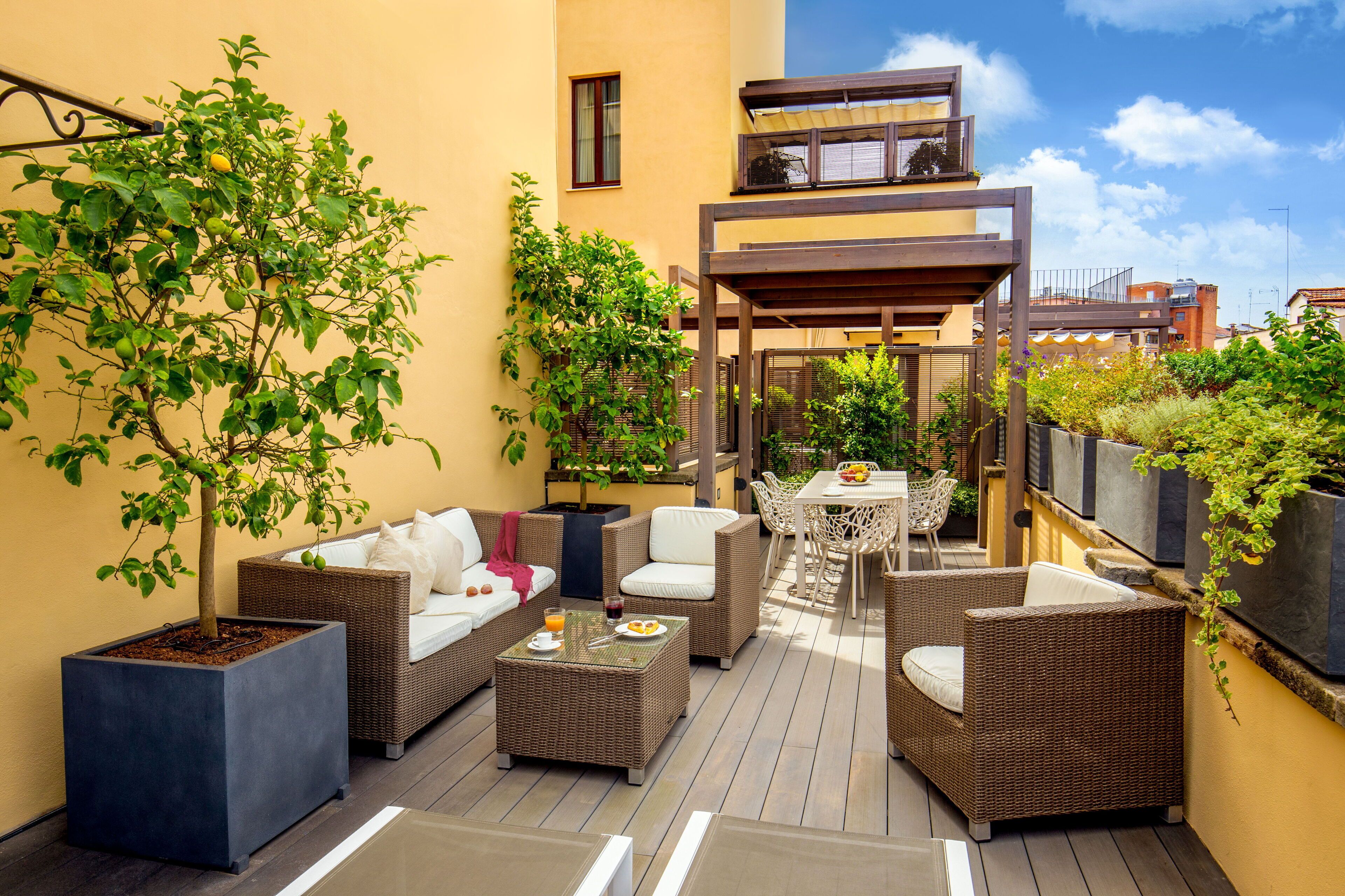 Luxe beddengoed, een minibar, een kluis op de kamer, een bureau