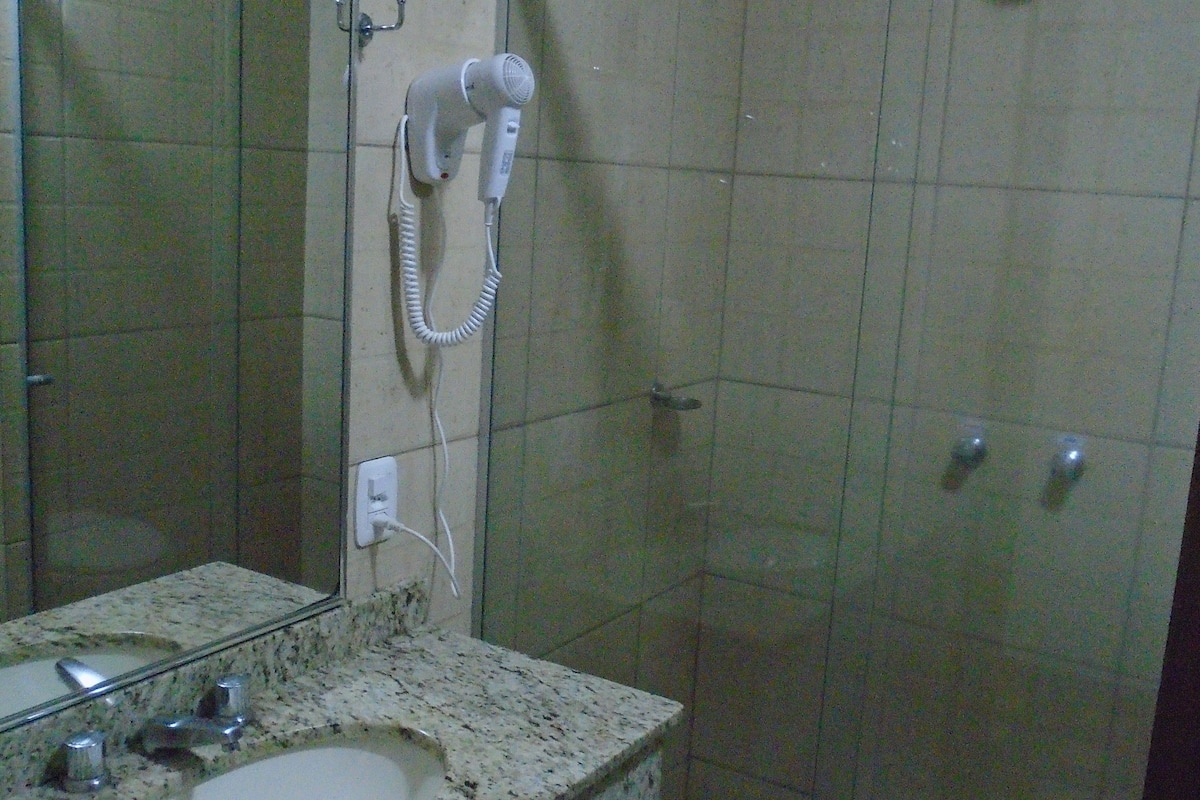 executive double room | bathroom | shower, free toiletries, towels