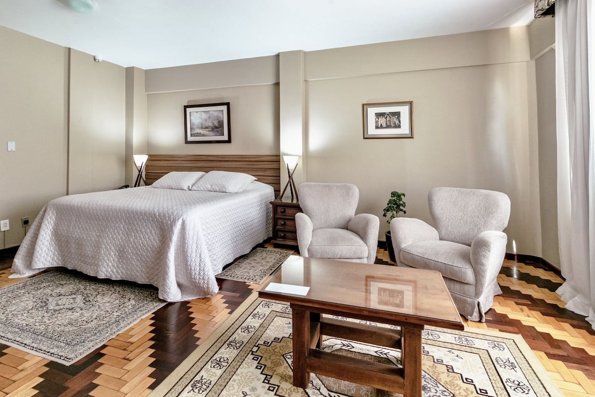 suite double room | individually decorated, desk, blackout curtains, free wifi