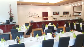 Breakfast, lunch, dinner served; Regional cuisine  - AZK Arbeitnehmer-Zentrum Königswinter (Koenigswinter)