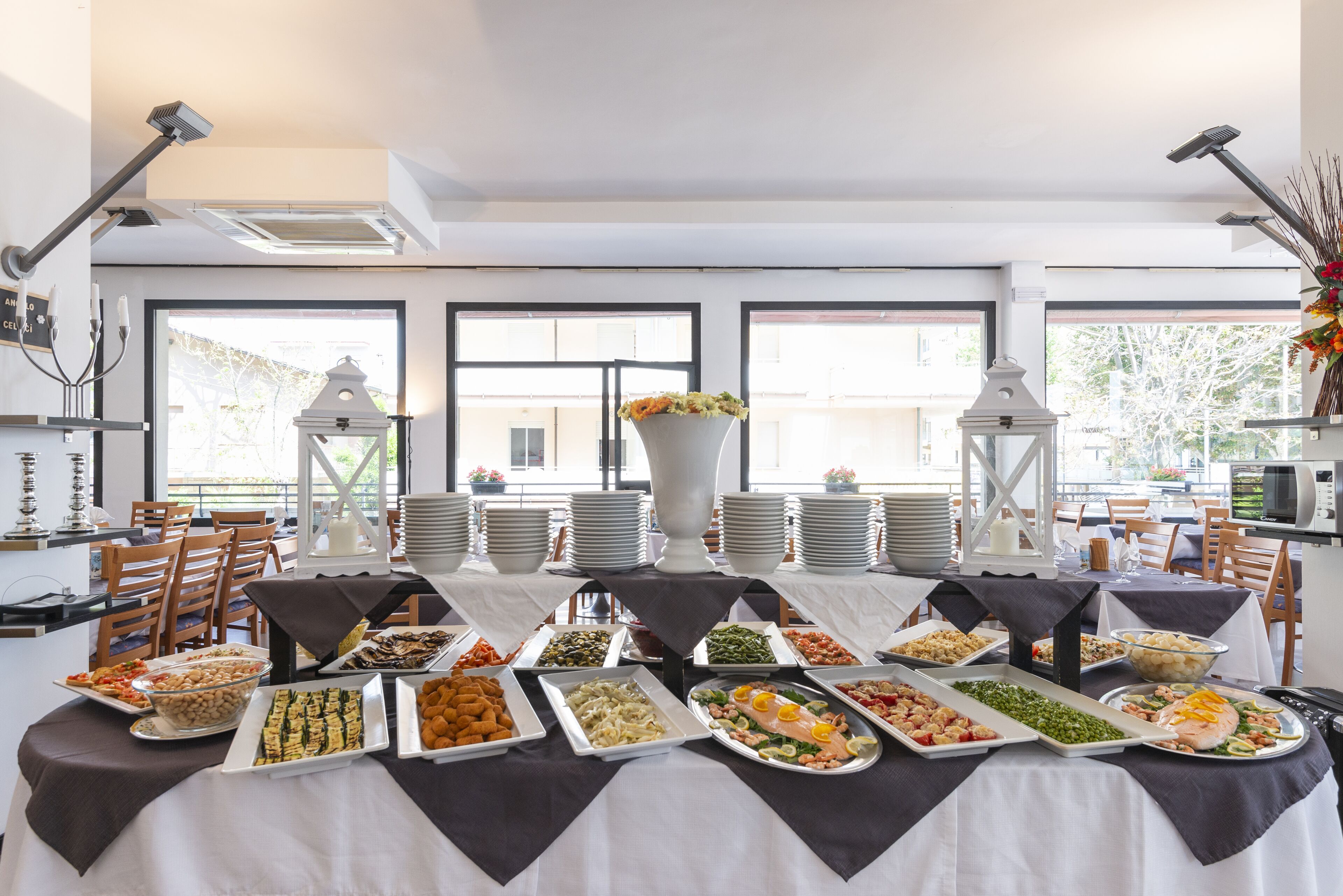 lunch and dinner served, local cuisine