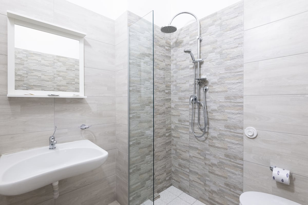 quadruple room | bathroom | shower, free toiletries, hair dryer, bidet