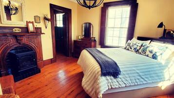 Room, 1 Queen Bed, Bay View, Ground Floor (Captain's Quarters) | Premium bedding, individually decorated, individually furnished