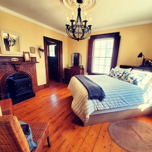 客房, 1 張加大雙人床, 海灣景, 地面 (Captain's Quarters) | 高級寢具、獨特設計、獨特裝修、熨斗/熨衫板