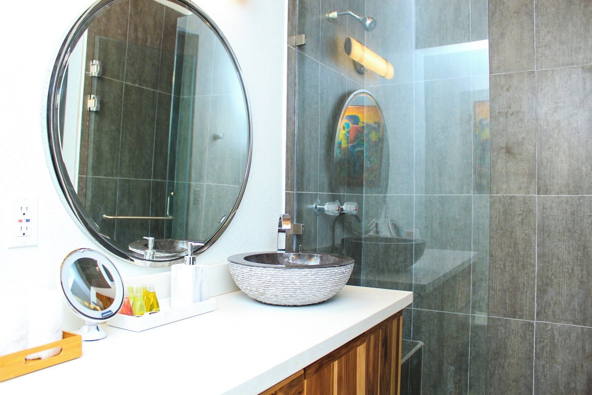 standard studio suite, 1 bedroom - jungle view mountainside | bathroom | free toiletries, hair dryer, towels