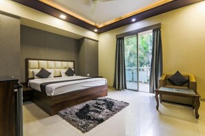 Phòng đôi Deluxe | 1 phòng ngủ, minibar, két bảo mật tại phòng, bàn
