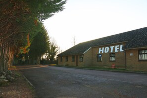 Exterior - Island Inn (Papworth)
