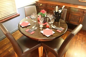 Dining - Island Inn (Papworth)